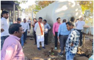 महापौर ने पेयजल समस्या निराकरण के लिए किया दौरा