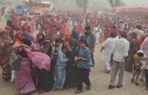 पंडित प्रदीप मिश्रा की कथा में खचाखच भरा था मैदान, अचानक गिरा पंडाल, मची अफरा-तफरी