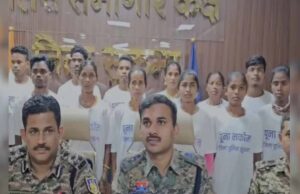 छत्तीसगढ़ के सुकमा में 22 नक्सलियों ने डाले हथियार, 16 लाख की इनामी नक्सली दंपत्ति भी शामिल