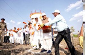मुख्यमंत्री ने सारंगपुर में किया जल संरक्षण तथा अधोसंरचनात्मक विकास के विभिन्न कार्यों का भूमि-पूजन और लोकार्पण