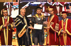 एमिटी विश्वविद्यालय के तीसरे दीक्षांत समारोह में शामिल हुए राज्यपाल
