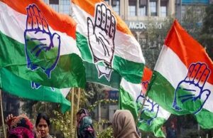 अब कांग्रेस के कार्यक्रमों में नेता सिर्फ भाषण देने मंच पर जाएंगे, बैठने की कुर्सिंयां मंच के सामने लगेंगी
