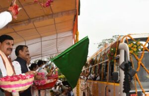 भोपाल में अहिल्या वाहिनी बाइक रैली को मुख्यमंत्री ने दिखाई हरी झंडी, 90 युवतियां हुई शामिल