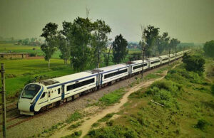 वंदे भारत एक्सप्रेस : बिलासपुर से नागपुर के लिए एग्जीक्यूटिव चेयर कार का किराया 2240, चेयर कार का किराया 1240 रुपए तय किया