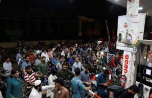 पाकिस्तान में महंगाई का बम फूटा, पेट्रोल-डीजल आज से हो गया इतना महंगा
