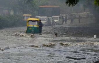 भारी बारिश से बेहाल छत्तीसगढ़-केरल, जलभराव और पेड़ गिरने की घटनाएं