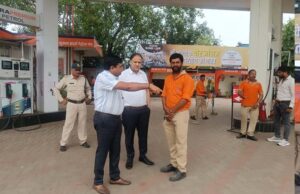 MLA गोलू शुक्ला के परिवार का पेट्रोल पंप विवादों में, बिना हेलमेट सप्लाई पर सील की चेतावनी
