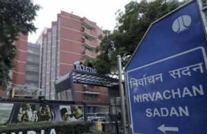 SIR विवाद के बीच चुनाव आयोग की सख्ती, मतदाता सूची पर मांगे जवाब