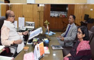 भू-जल स्तर बचाने पर जोर, डेका बोले- किसानों को डबरी निर्माण के लिए करें प्रोत्साहित