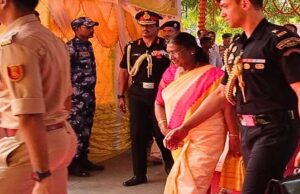 गयाजी पहुंचे राष्ट्रपति द्रौपदी मुर्मू, पिंडदान में राज्यपाल आरिफ मोहम्मद खान का साथ