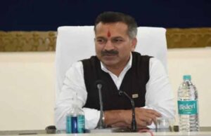 अंबिकापुर : कलेक्टर की साप्ताहिक बैठक, हड़ताल पर सख्ती और योजनाओं की प्रगति की समीक्षा