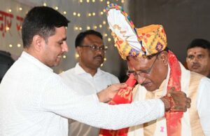 मुख्यमंत्री साय रायपुर शहर के विभिन्न गरबा महोत्सव में हुए शामिल, मातारानी का दर्शन कर लिया आशीर्वाद