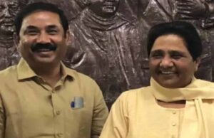 राजनीति में लौटे अशोक सिद्धार्थ, आकाश आनंद के बाद बसपा में स्वागत, मायावती ने किया माफ़