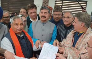 उमर अब्दुल्ला की मुश्किलें बढ़ीं — सतपाल शर्मा ने तोड़े 4 MLA, राज्यसभा समीकरण बदले