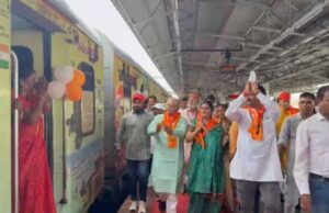 रामभक्ति का सफर शुरू: विधायक धरमलाल कौशिक ने दिखाई हरी झंडी, श्रद्धालुओं से भरी ट्रेन अयोध्या के लिए रवाना