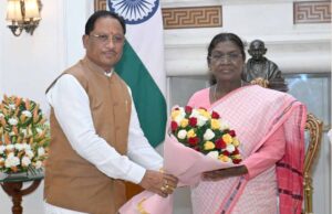 नई दिल्ली में मुख्यमंत्री विष्णुदेव साय और राष्ट्रपति मुर्मू के बीच सौजन्य भेंट