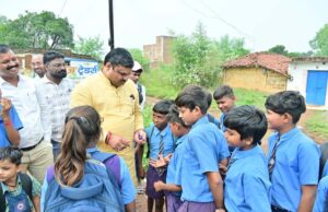 शिक्षा मंत्री गजेन्द्र यादव की विद्यार्थियों से मुलाकात, सफलता के लिए अनुशासन और लगन पर दिया जोर