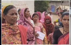 मोहगाँव ब्लॉक के सिंगारपुर की महिलाओं ने उठाया शराबबंदी का बीड़ा शराब बनाने और पीने वालो से लिया जायेगा जुर्माना