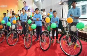 4.90 लाख सरकारी स्कूल छात्रों को सरकार का तोहफा, मिलेगी मुफ्त साइकिल
