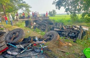 हादसे में तबाह ट्रक, उजड़े घर: सासाराम में टक्कर के बाद झारखंड चालक की मौत, दूसरा गंभीर