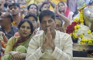 उज्जैन में महाकाल मंदिर में पहुंचे श्रीकांत, भस्म आरती में भाग लेकर पूजा और आशीर्वाद प्राप्त किया