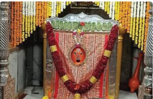 140 साल पुराने रणजीत हनुमान मंदिर में अन्नकूट का आयोजन, पूड़ी-भजियों से सजी प्रसादी