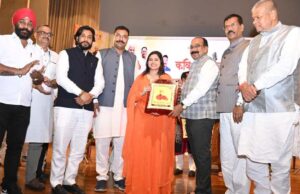 राज्य स्तरीय काव्य प्रतियोगिता में निधि, मीरा और अलीशा बनीं विजेता, मुख्यमंत्री विष्णु देव साय और उप मुख्यमंत्री अरुण साव ने किया पुरस्कृत