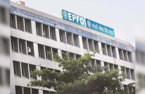 पेंशन पाने के लिए अब कितनी सेवा जरूरी? बदल गए हैं नियम, जानें पूरी डिटेल