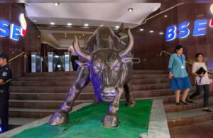US-China ट्रेड वार का झटका! खुलते ही धराशायी हुआ बाजार, टॉप 10 स्टॉक्स में भारी गिरावट