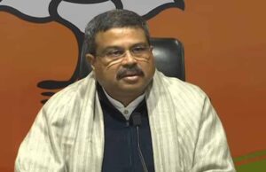 मैथिली ठाकुर की सभा में पाग विवाद, केंद्रीय मंत्री धर्मेंद्र प्रधान ने सार्वजनिक रूप से मांगी माफी