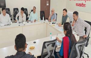 यात्रियों से टिकिट की नियत राशि से ज्यादा वसूलने वाली बसों पर हो सख्त कार्रवाई : परिवहन मंत्री सिंह