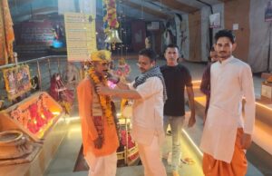 आमिर से अंगद बने युवक ने किया घर वापसी, अब महादेवगढ़ मंदिर में चौकीदार