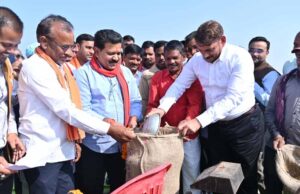 महराजपुर से धान खरीदी का उपमुख्यमंत्री विजय शर्मा ने किया शुभारंभ