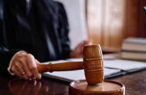 छोटे हक़ के लिए बड़ा संघर्ष: 8 रुपये के विवाद पर कोर्ट ने दिलाए 15 हजार रुपये