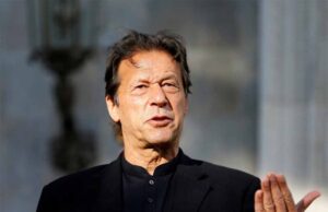 शहबाज़ सरकार का इमरान पर विदेशी निर्वासन का दबाव? PTI नेता का बड़ा खुलासा