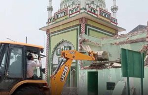 धार्मिक स्थल पर बुलडोजर कार्रवाई से हरिद्वार में हड़कंप, पुलिस ने संभाली कमान