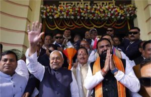 तेजस्वी ने सम्राट से मिलाया हाथ, विजय सिन्हा ने छुए सीएम नीतीश के पैर—सदन में दिखे रोचक पल