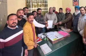 स्कूलों को चेतावनी: बच्चों को सांता क्लॉज बनाने के लिए मजबूर न करें
