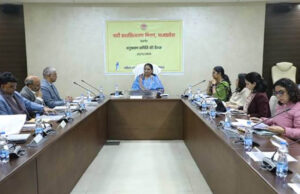 समाज की कुरीतियों को दूर करने के लिये बालिकाओं के साथ बालकों को भी जागरूक करें : मंत्री सुश्री भूरिया