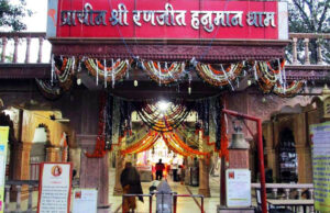 नववर्ष 2026 के स्वागत में इंदौर के मंदिरों में धार्मिक धूम, खजराना गणेश मंदिर में 5 लाख भक्तों की उम्मीद