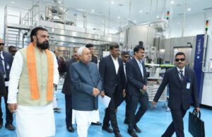 नीतीश कुमार का बक्सर में घोषणा: बिहार में इंडस्ट्रीज के विकास की गति बढ़ेगी