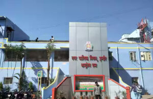 इंदौर में पहली बार दिखा ऐसा एक्शन, नगर निगम ने ढोल बजाकर और पीले चावल देकर शुरू की बकाया वसूली मुहिम