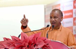 फोटो विवाद पर अखिलेश यादव का पलटवार: कफ सिरप आरोपियों के साथ दिखने वालों पर चले बुलडोजर