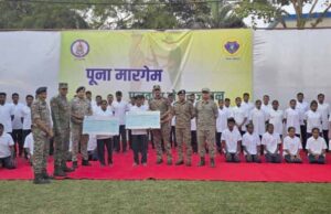 नक्सलवाद पर करारा प्रहार: छत्तीसगढ़ में 52 इनामी नक्सलियों ने छोड़ा हथियार