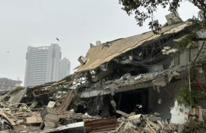 रातभर चली बुलडोजर कार्रवाई के बाद दिल्ली की मस्जिद के आसपास क्या बदला? देखें तस्वीरें