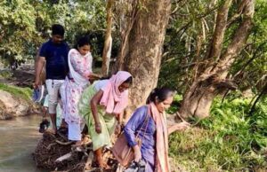 ‘बाल विवाह मुक्त छत्तीसगढ़’ अभियान की टीम ने नदी-नाले पार कर बचाया भविष्य