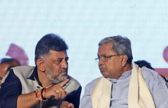 सोने के आभूषण मिलने के बाद कर्नाटक में मंदिर परिसर से खजाना खोजने की तैयारी