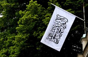 तालिबान सरकार के फैसले से विवाद, मौलाना–मौलवी को कानूनी छूट पर सवाल