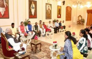 राज्यपाल पटेल से केरल के पार्षदों की मुलाकात, राजधानी के स्वच्छता मॉडल की सराहना