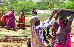 कोविड के दौरान 10 लाख मजदूर परिवारों के नाम हटाए गए, 6 साल में केवल 1% को मिला 100 दिन का काम — विधानसभा में जानकारी